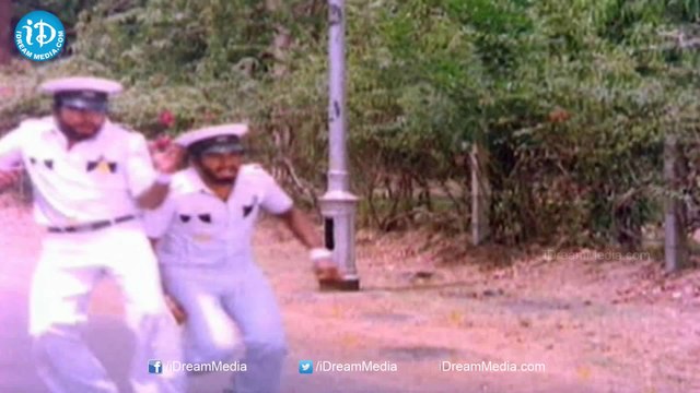 Patnam Vachina Pativrathalu Movie - Radhika, Geetha Funny Chasing Scene