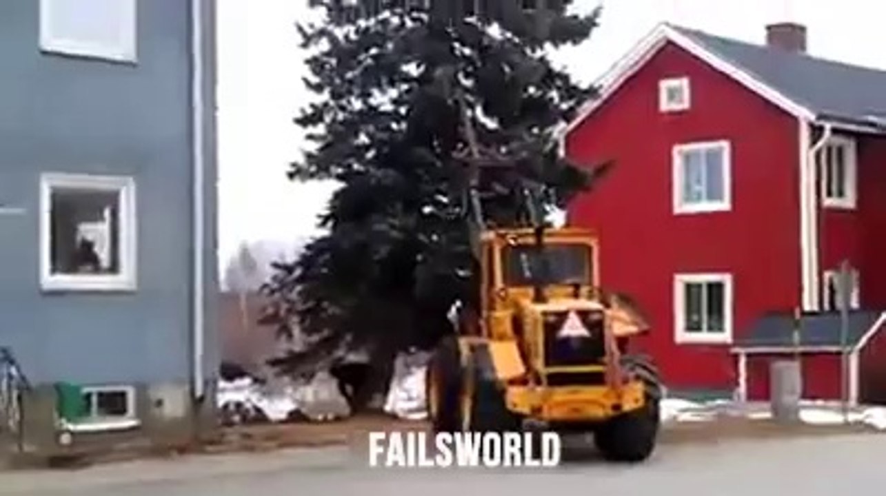 [+18 ~ Sexy Funny Girl]Chainsaw and loader Fail Failsworld