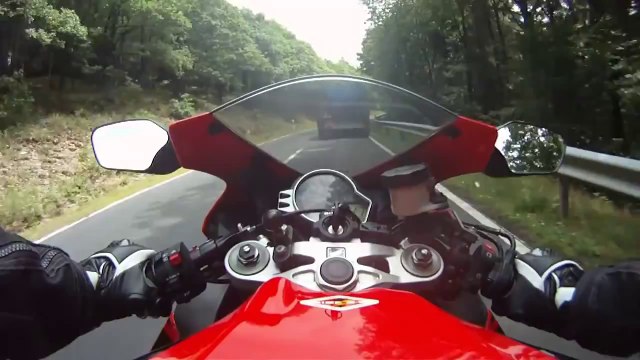 CBR 1000RR Almanya Otobanı - Araba Tutkum