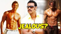 Ajay Devgn Takes  A Dig At Shahrukh Khan And Hrithik Roshan Abs | Action Jackson Trailer Launch
