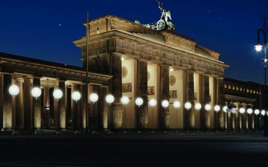 Une frontière lumineuse érigée pour les 25 ans de la chute du mur de Berlin