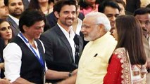 Narendra Modi Follows Bollywood SELFIES - WATCH