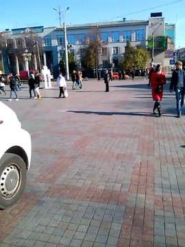 П’яний «ветеран ГРУ» у Рівному пристав до волонтерів, які збирають гроші на армію ч 3