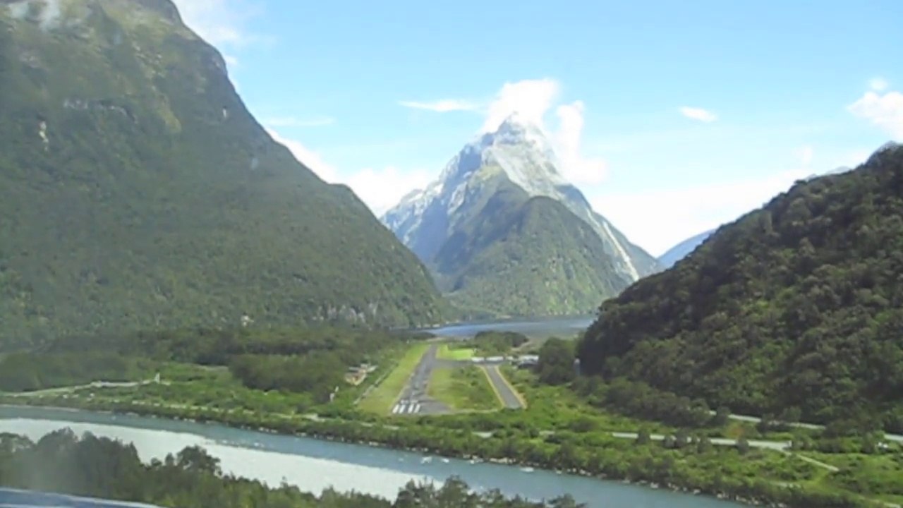 Southern Alps, New Zealand & landing at Milford Sound