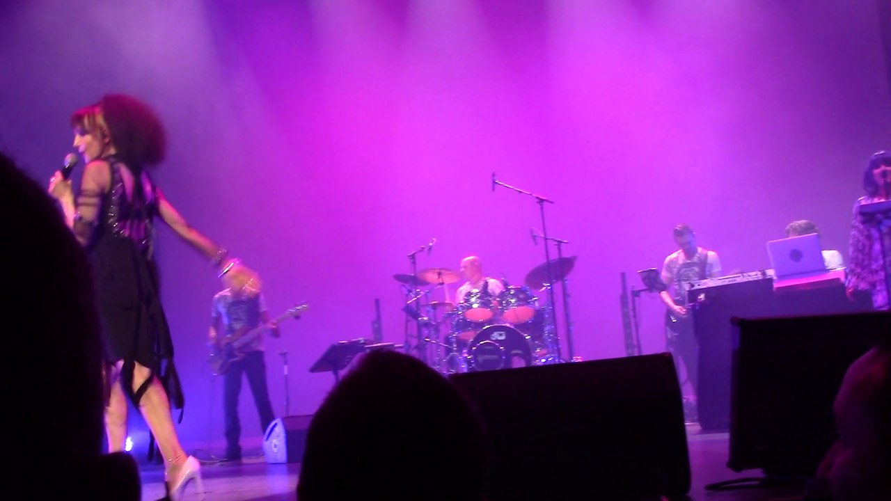 Jeanne Mas Lola Folies Bergère 17 10 2014