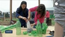 Garrafas de plástico PET ajudam a desenvolver construção de casas sustentáveis