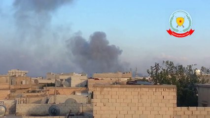 İşte Kobanî Bu Yüzden Düşmüyor; Çatışmaların ortasında YPG&#039;liler çocuksu güreşleri ile hayat dolu