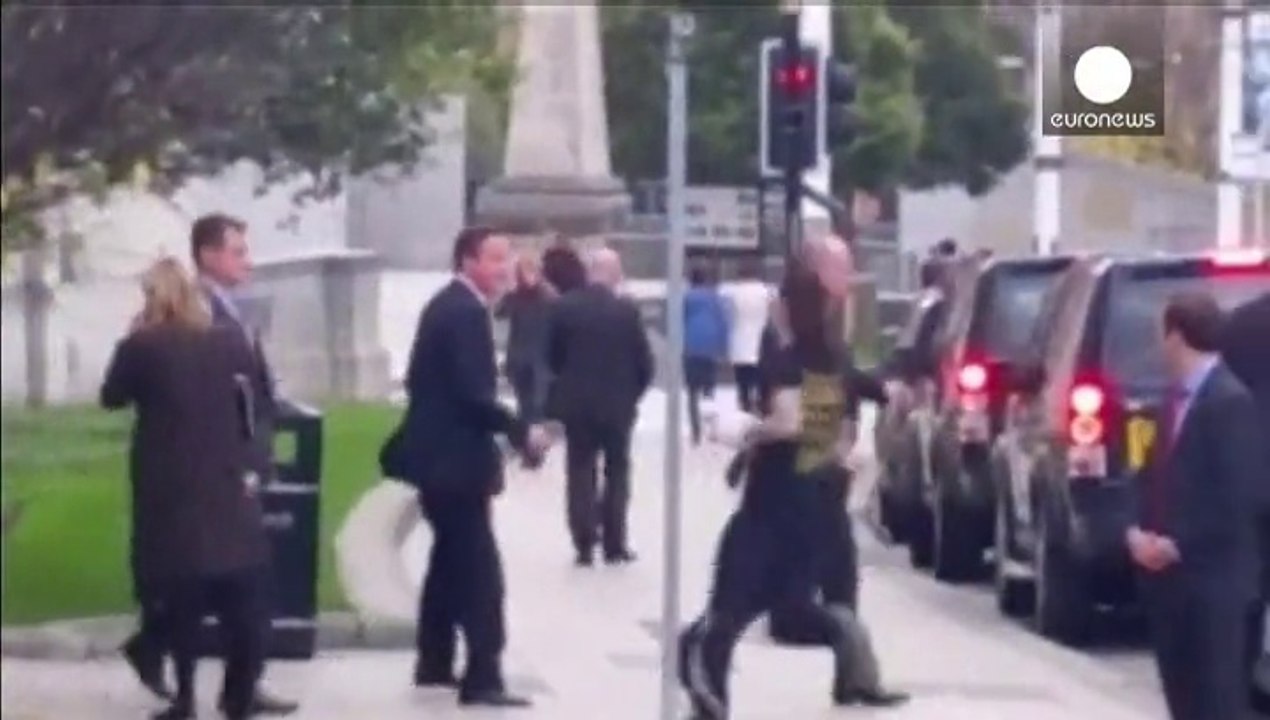 Un jogger bouscule David Cameron