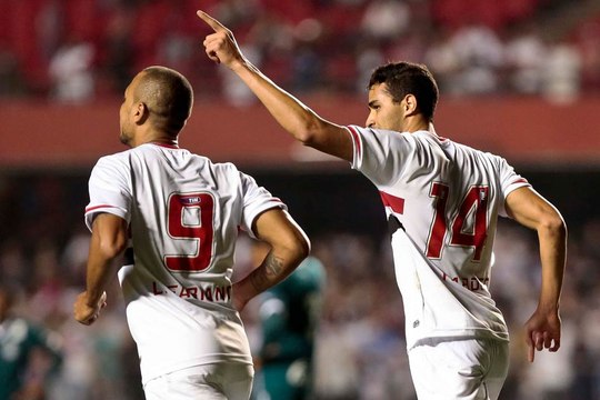 Muricy revela teor de conversa com Luis Fabiano na preleção