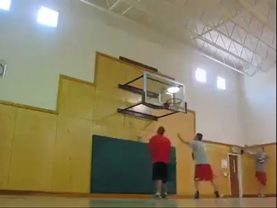 Le panier le plus chanceux du monde au basket !