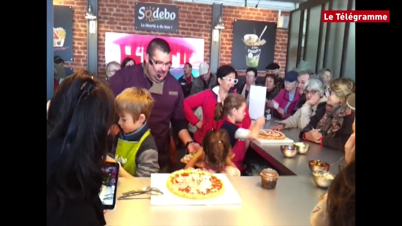 Route de Rhum - Destination Guadeloupe. Atelier cuisine sur le stand Sodebo