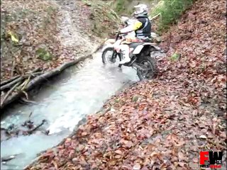 [+18 ~ Sexy Funny Girl]Moto in Creek Fail - Fails World