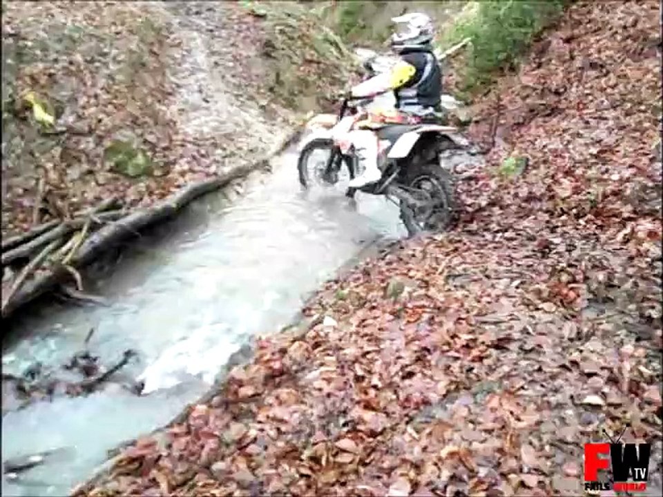 [+18 ~ Sexy Funny Girl]Moto in Creek Fail - Fails World