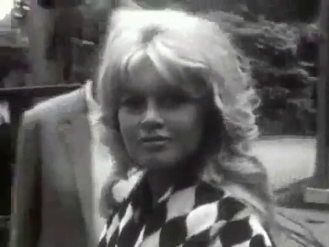 Brigitte Bardot, lumineuse, images rares de tournage, en noir et blanc/BB radiant, rare footage on film set in black and white (1961)