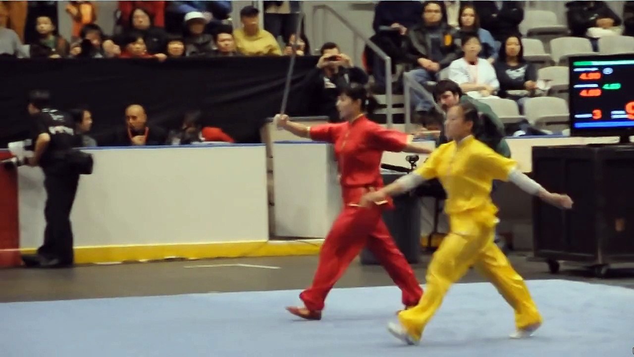 Incroyable démonstration de Kung-Fu (lance attaque + esquive)