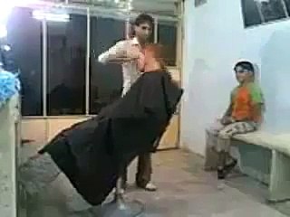 Un arabe chez le coiffeur, A Voir !!!! ptdrrrrr