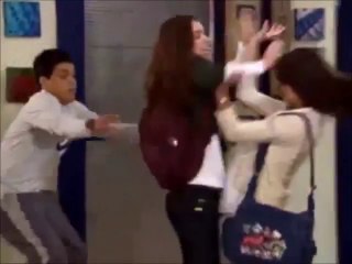 Angelina e Débora saem no tapa - Malhação 2008