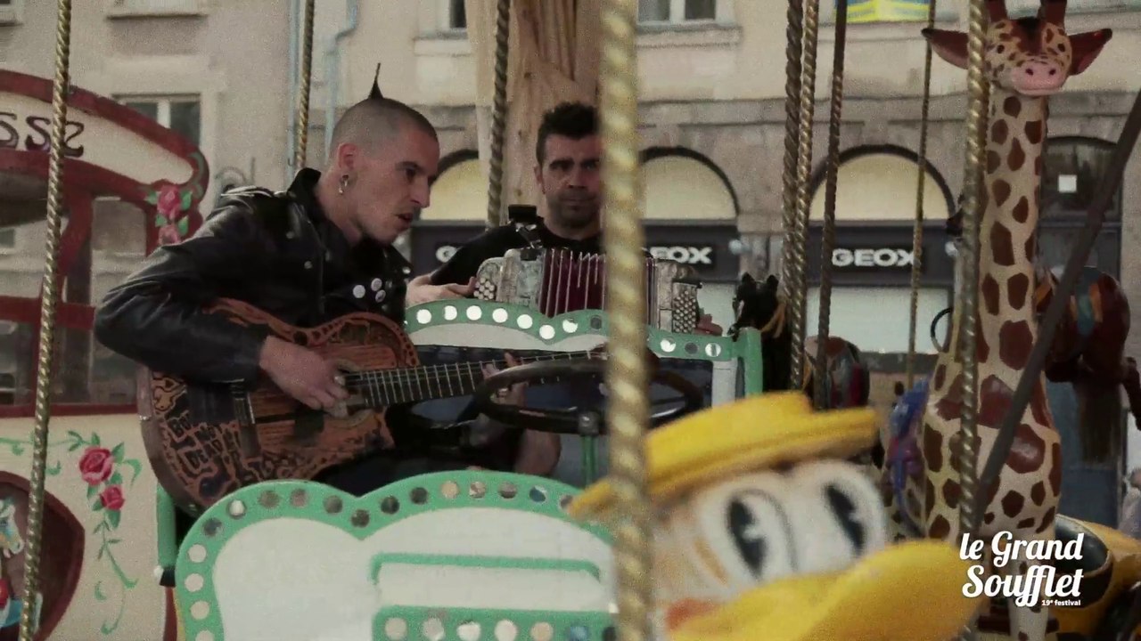 Trois feuilles mortes [Clip] - Bob's Not Dead