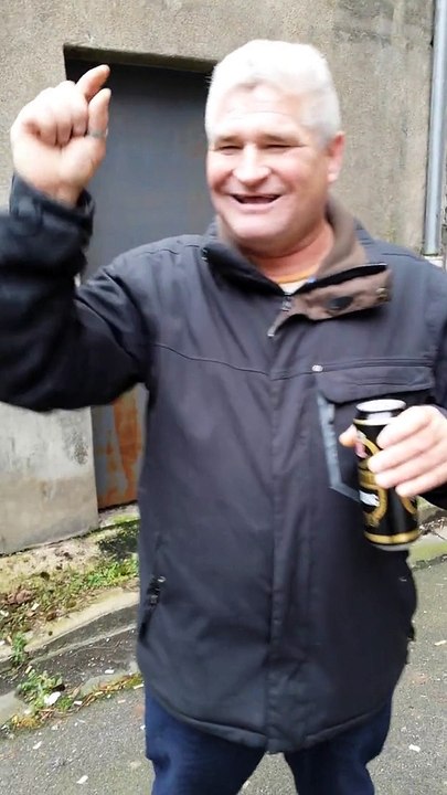 Motard ivre raconte sa jeunesse en Peugeot 103 SP