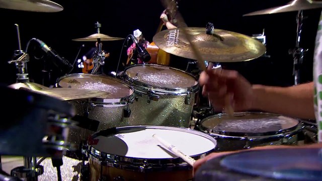 YUGOPOLIS & Paweł Kukiz - _Bez kagańca_. Koncert _Bez prądu_