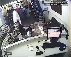 Maulana Caught Red Handedly Stealing a Mobile