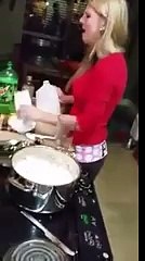 Tuttuğu Takım Yenilince Sinir Krizi Geçiren Kız