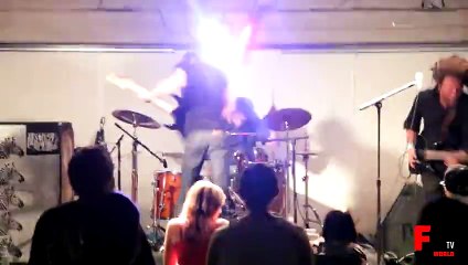 [+18 ~ Sexy Funny Girl]Hypno5e Guitarist Fail - Fails World