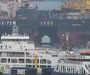 Dev inşaat gemisi Çanakkale Boğazı'ndan geçti