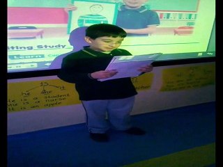 2.SINIFLARDAN BİR GRUP İNGİLİZCE DERSİNDE