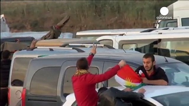 قوات البشمركة وطلائع المقاتلين الأكراد العراقيين يصلون إلى تركيا