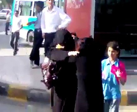 Bagarre de femmes en burka