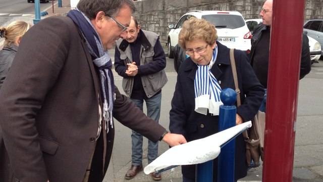 Des plaques pour les monuments