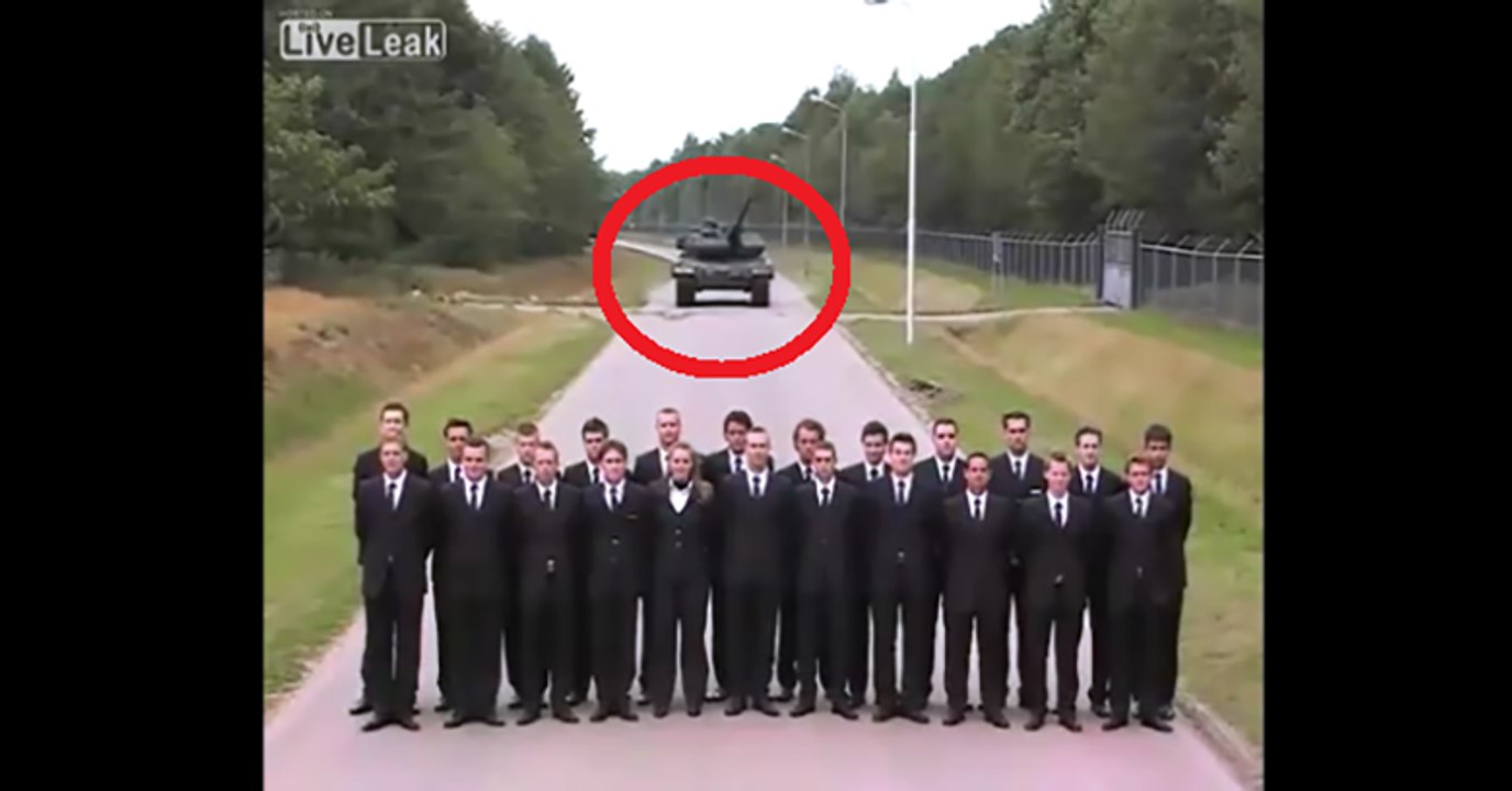 Bu İnsanlar Çıldırmış Olmalı