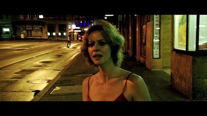 UN VOYAGE Bande Annonce (Samuel Benchetrit - 2014)