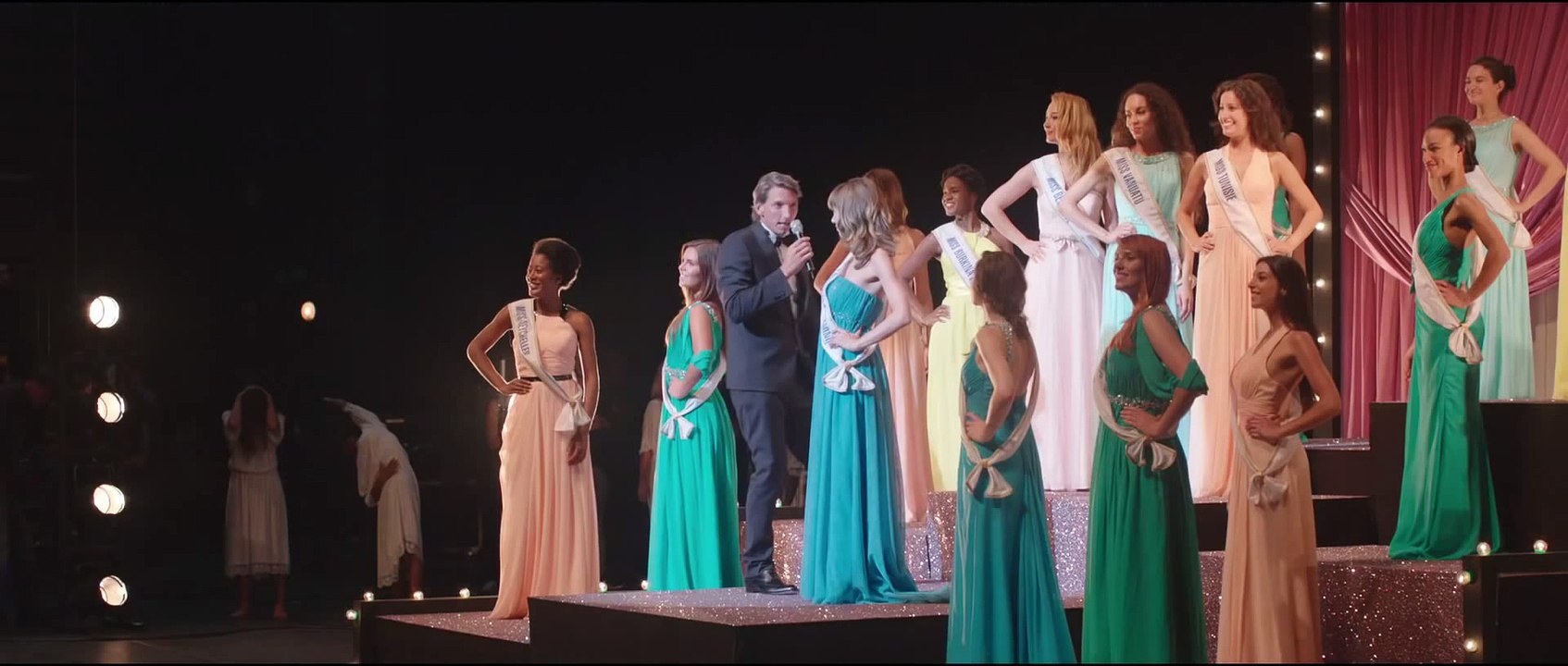 TIENS TOI DROITE - La Bande Annonce _Laura Smet_