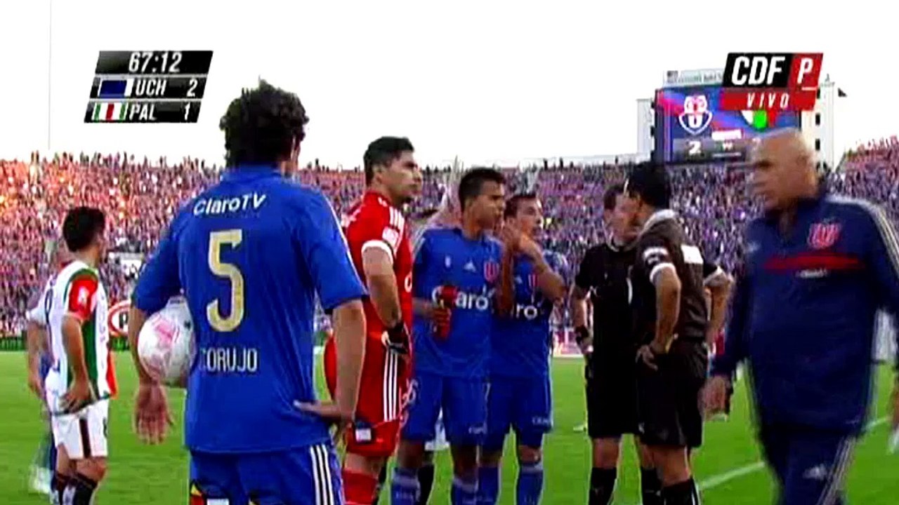 VIRAL+: Football: Carmona loses a tooth because of elbow blow