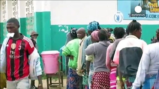 Ebola: WHO announces 'slowing rate of new cases'