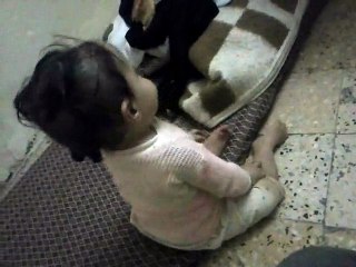 طفلة ترقص على اغنية الجزائرية اي اي اي 2014