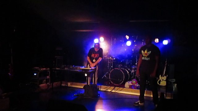Dj Dee Nasty Mix à la Salle le SUB à Vitry sur Seine
