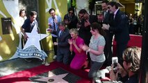 Penny, de 'Big Bang Theory', ganha estrela em Hollywood