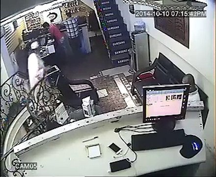 Maulana Caught Red Handedly Stealing a Mobile