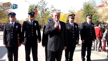 VALİ TEKİNARSLAN BAŞARILI POLİSLERE PLAKET VERDİ