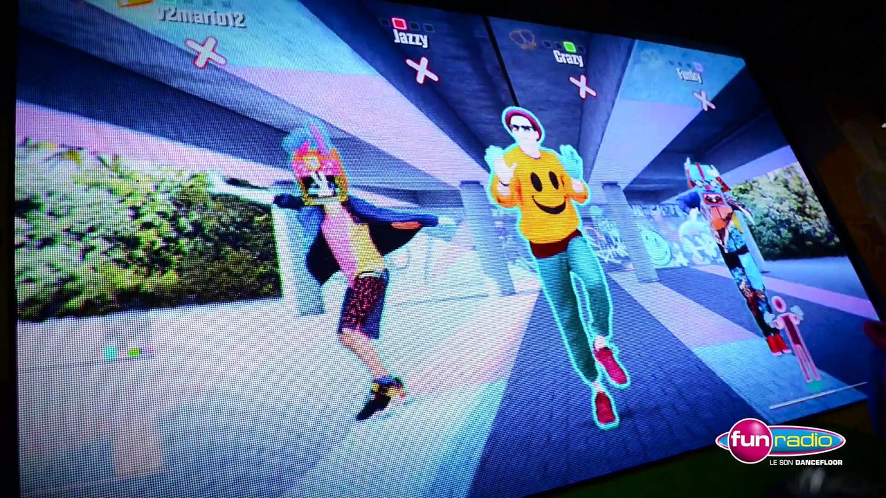 Karima et Chris Marques testent Just Dance 2015 à la Paris Games Week