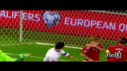 Download Video: Cristiano Ronaldo : meilleur joueur de foot du monde ● compilation de Football