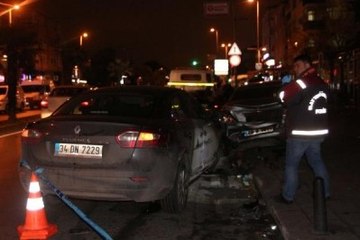 Kaza Yaptı, 3 Kişiyi Bıçakladı, Araç Gasp Edip Kaçtı