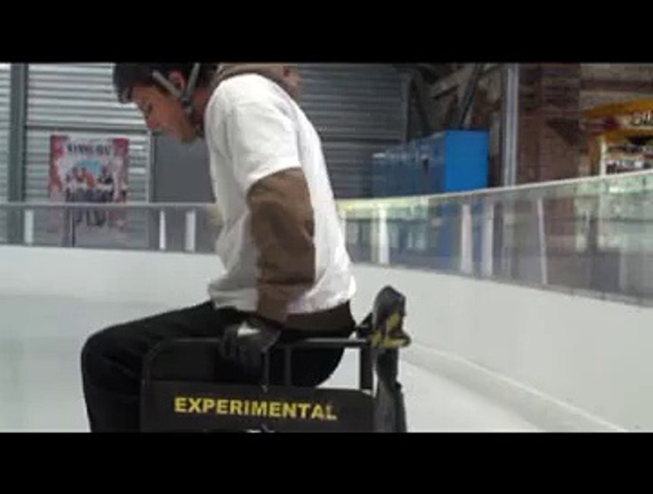 Premiers tests d'un prototype de luge sur glace pour personne à  mobilité réduite. Prototype développé dans un laboratoire spécialisé en éco-conception de produit de l'Université de Technologie de Troyes.