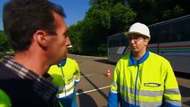 Dans le clip réalisé, Sébastien Todeschini est un collaborateur d'une filiale de Vinci Energies, Electrolor Réseaux dans l'est de la France. Technicien cà¢bleur de formation, il est malentendant. Grà¢ce à  la bonne volonté de toute une entreprise, et à  l