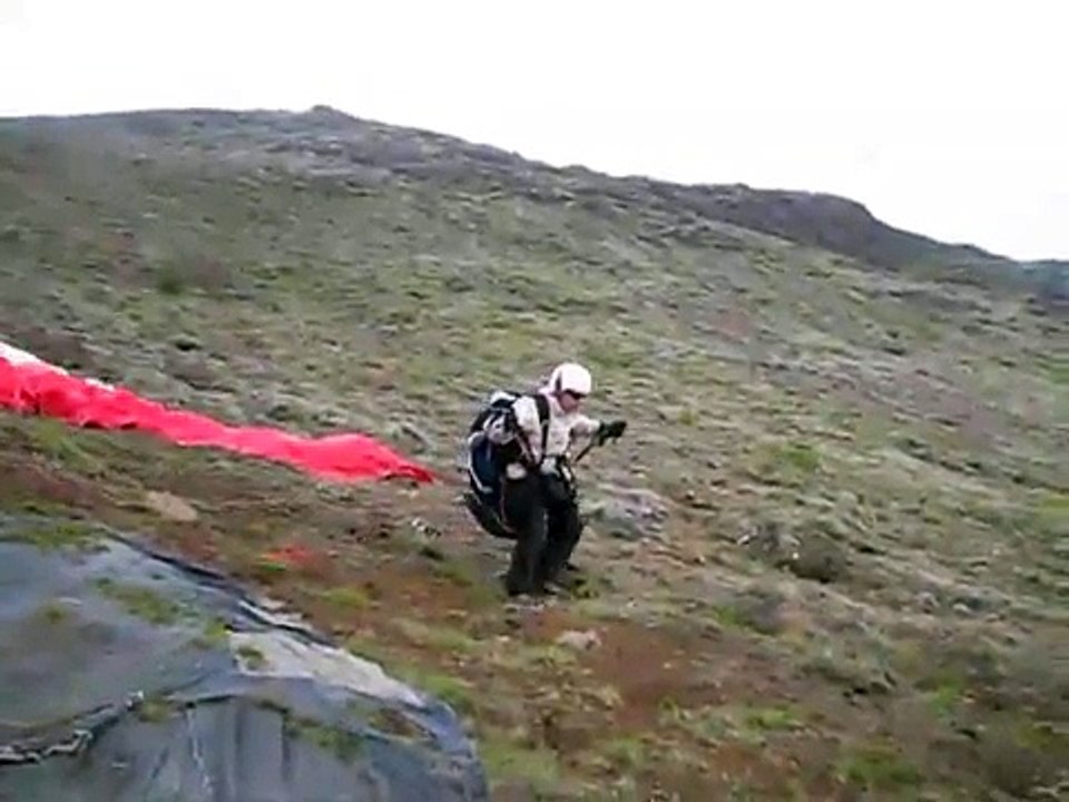 Décollage parapente à  cà´té de Reykjavik en 2009. filmé par une amie parapentiste de Reykjavik. parkinson depuis 4 ans ...