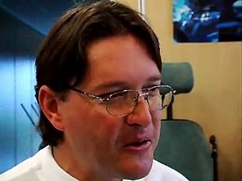 Vasile Stoica, célèbre sportif roumain, a traversé l'Europe dans un fauteuil Kà¼schall K4, totalisant 7375 km en moins de 4 mois. Pour la seconde partie de son voyage, de Saint Jacques de Compstelle à Dà¼sseldorf, Vasile a parcouru une distance de 2125 k