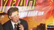 Shahrukh Khan Makes Fun Of Reporter On Asking On KISSING Scene
